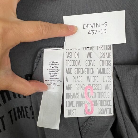 Lularoe Devin Short Sleeve V-neck Unisex Tee - Size Small - Picture 3 of 6